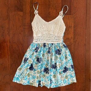 B.O.G. Collection Blue floral knit sundress Women’s Size M